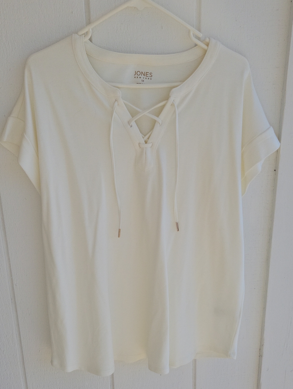 Jones New York Cream Lace-Up Tee